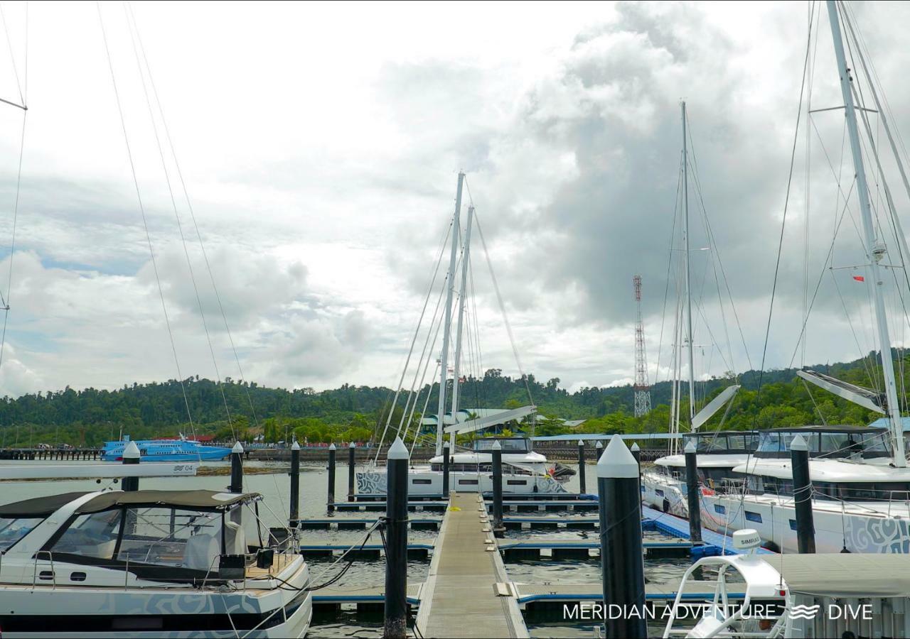 Meridian Adventure Marina Club & Resort Waisai Exterior foto